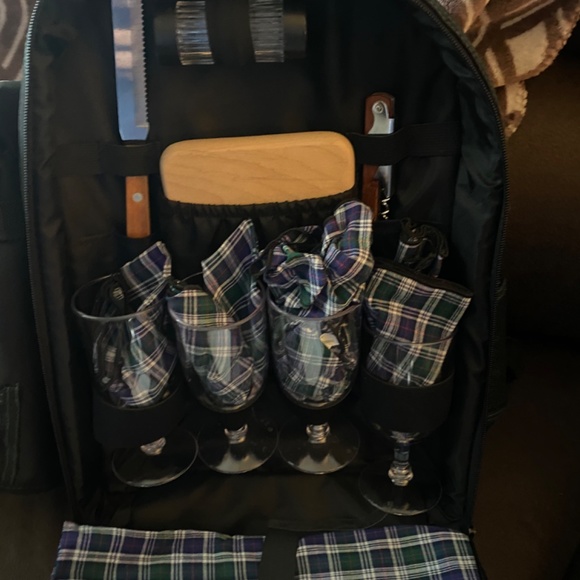 Picnic setting backpack - Picture 2 of 5